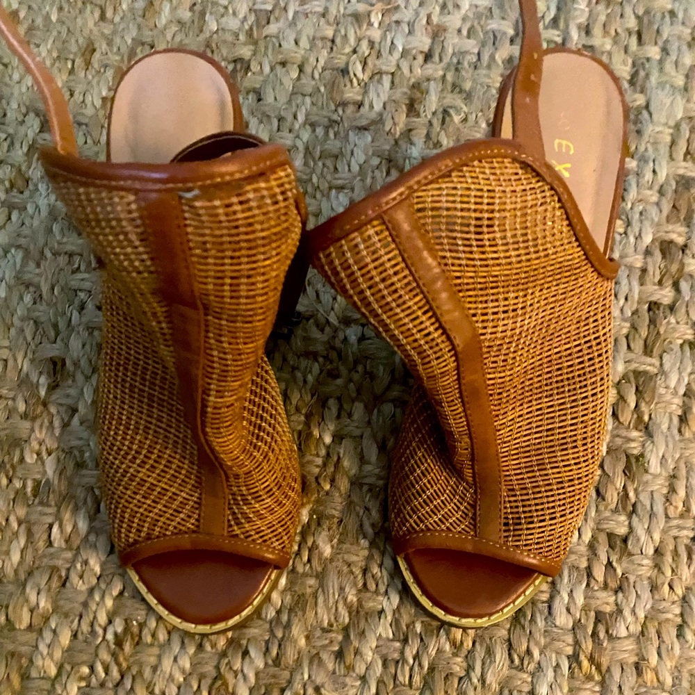 Camel Open toe  bootie